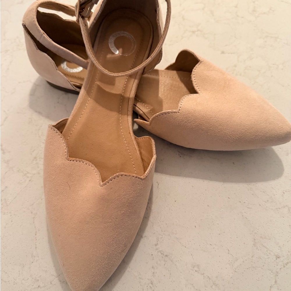 Elegant pink faux suede Journee Women's Flats size 7.5